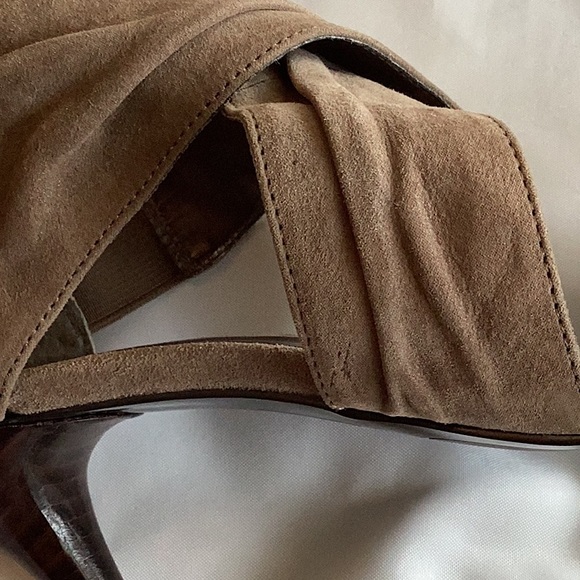 Nine West Suede Heels in Tan Size 8 - Picture 7 of 8